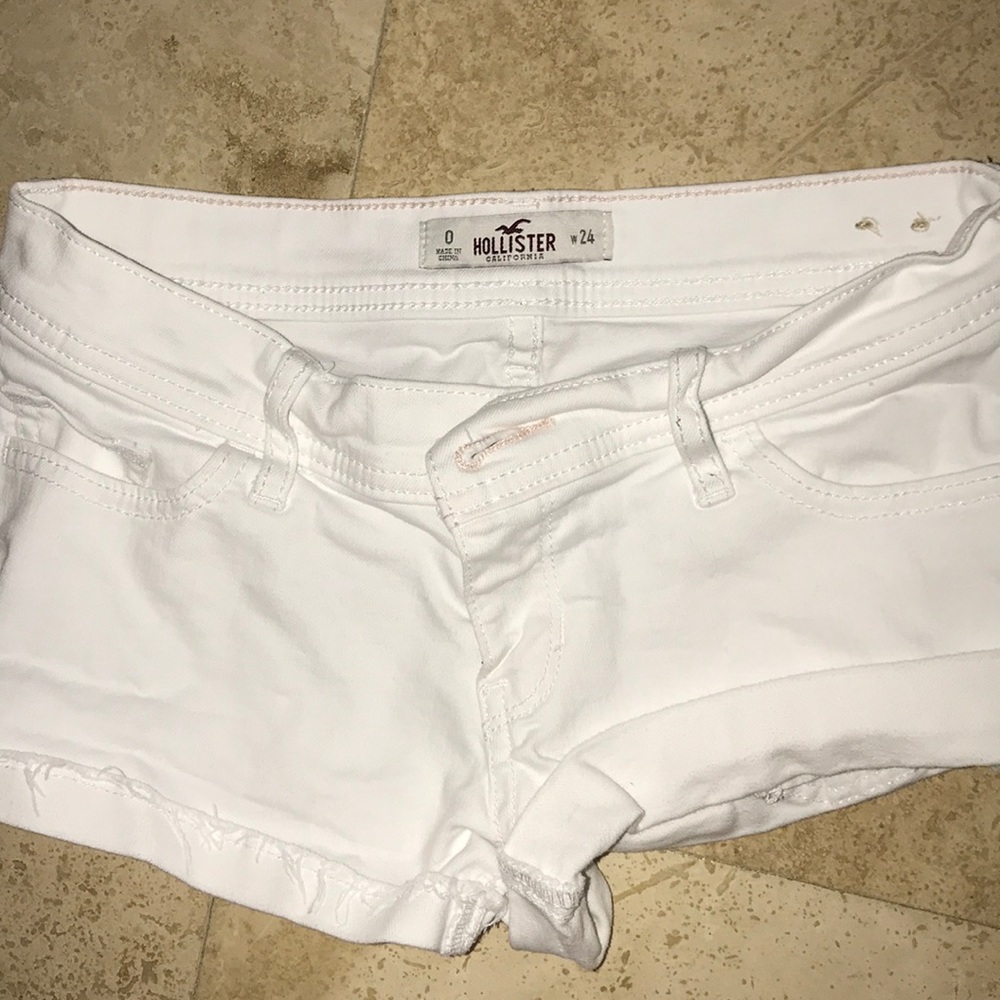 White Hollister shorts